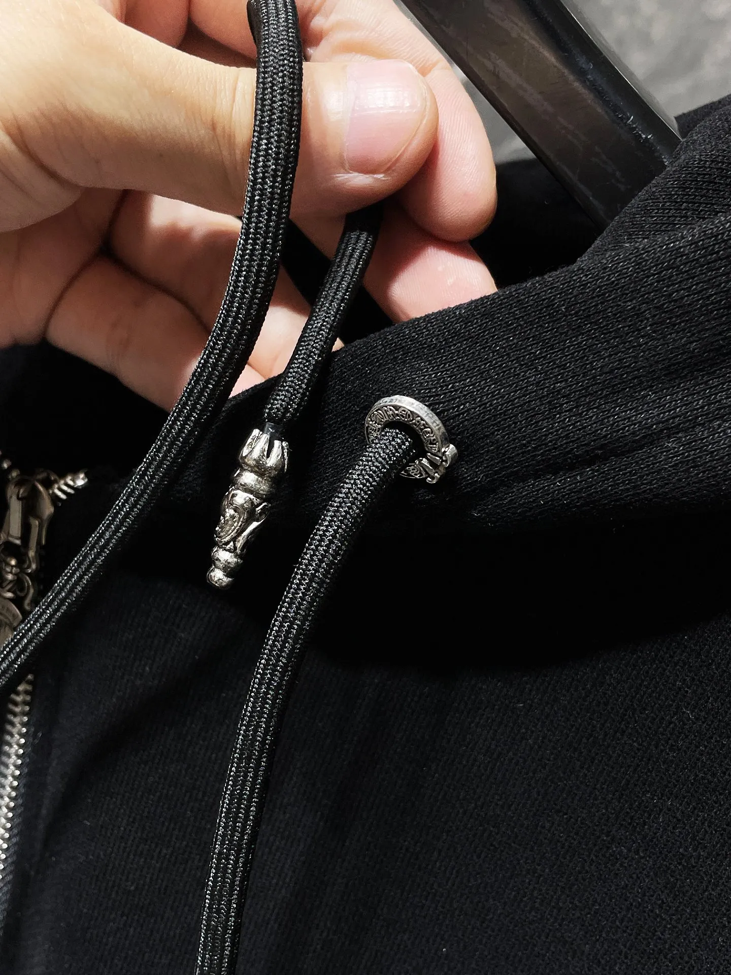 P356 Chrome Hearts Classic Dark Series Heavy-duty arms➕Full cross embroidery patchwork leather zipper sweatshirt on the back, 50 pieces of imported patchwork leather all over the body➕Tajima machine embroidery technology, the highest version! The highest version! Improved customized version of 1:1 high-gram weight high-quality fabric Recommended color: black Size: S, M, L, XL